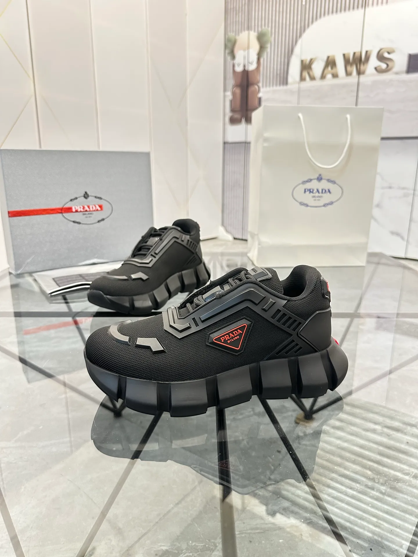Men's shoes for sale 💰: 💰P580¥ High-end top quality Product trademark: Prada *"Prada*" low-top casual shoes Regular size: 38-45 (can be customized to 46) Product materials: imported breathable fly weave upper, professional glue-making process, breathable lining, cowhide foot pads, original ultra-light foam outsole. No.: 001